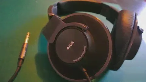 AKG K550 Closed Headphones Review