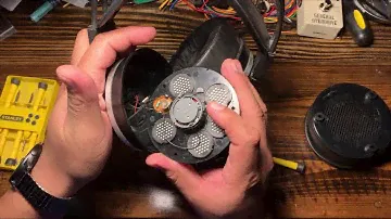 AKG K340