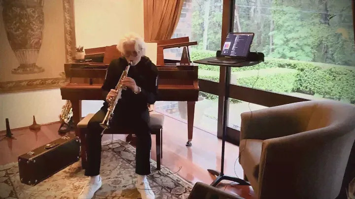 Testing my Yamaha 62 (silver plated) Soprano Sax with AKG 747 microphone & TC Helicon Voicelive Play
