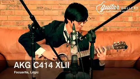 AKG C414 XLII & L Song rocking on his Martin 000RS1