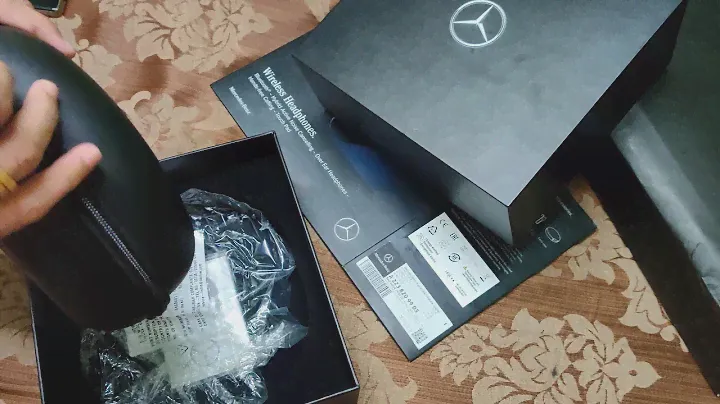 Mercedes Benz Bluetooth Headphone Unboxing
