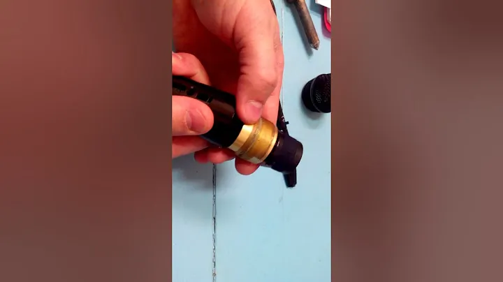 ВПЕРВЫЕ В YOU TUBE РЕМОНТ. РАЗБОРКА РАДИО МИКРОФОНА. AKG HT 40 MINI PRO. ЧАСТЬ 1